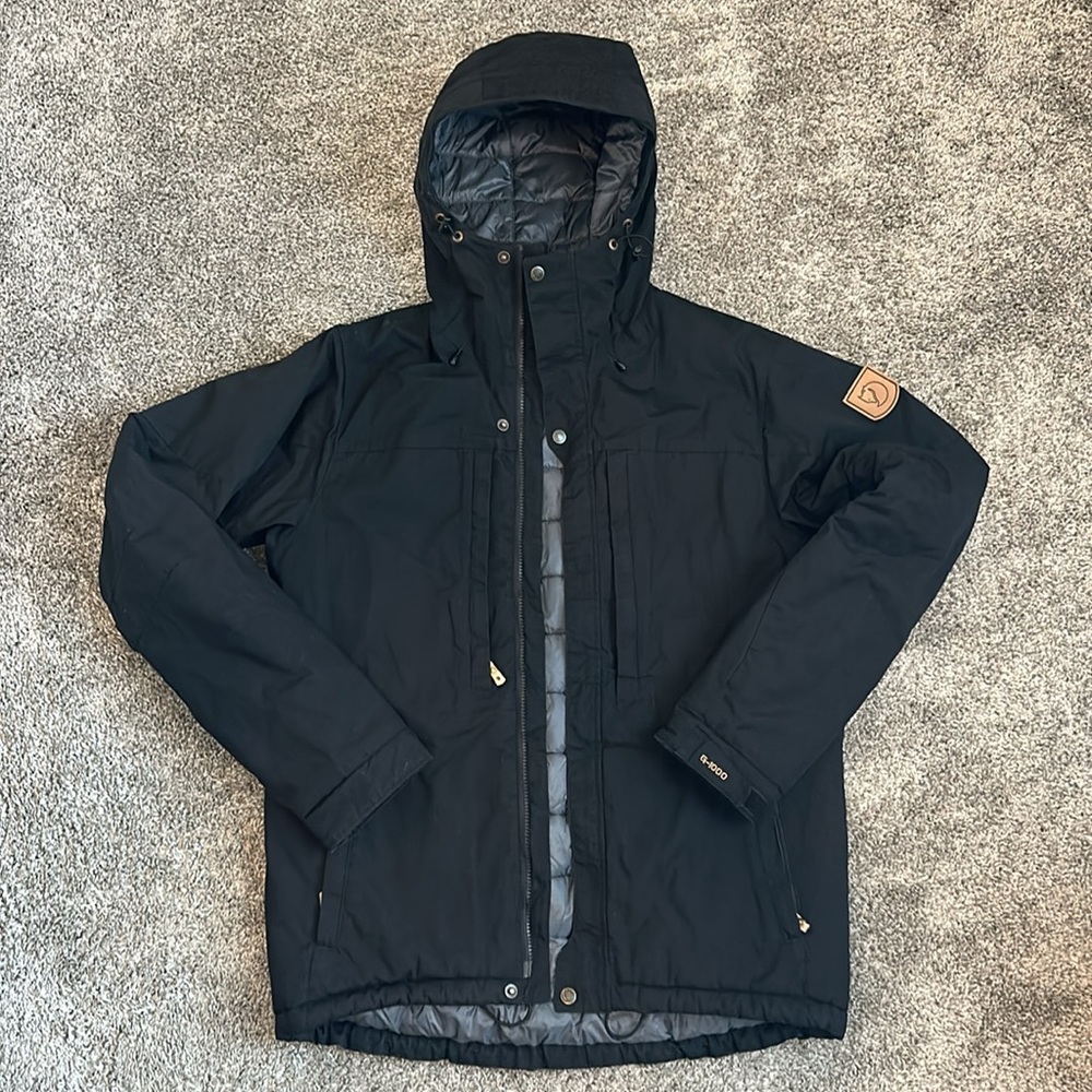 FJALL RAVEN 82279 SKOGSO PADDED MENS G-LOFT SUPREME JACKET EUC SZ M BLACK